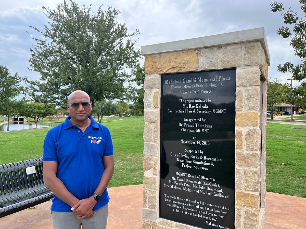 RSP4BSP's tweet photo. BSP chief  https://t.co/PmO4LMc3EG Praveen Kumar visited Mahatma Gandhi Memorial at Dallas Texas.
#RSPinUSA https://t.co/b3FNLcVRbt