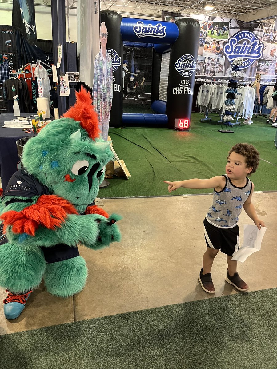 MNAuroraFC's tweet photo. Coming up on @wccoradio with @DeRushaJ, @adelmoral99 and Rory make their radio debut at the @mnstatefair. #auroraonastick💫 https://t.co/iIuaVRXGRa