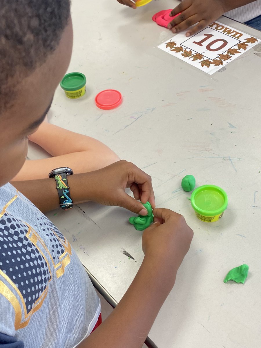 K and 1 friends at <a href="/Minor_Community/">Minor Community School</a> got to start PLUS days with the specials classes today! These students got to enjoy an hour in art with me 🥰 We engaged in exploratory play with art materials and did some learning too!