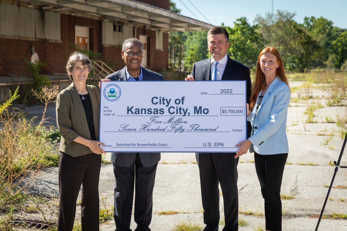 U.S. EPA Heartland Region (@eparegion7) on Twitter photo <a href="/EPA/">U.S. EPA</a> Deputy Administrator Janet McCabe and Regional Administrator Meg McCollister presented a $5.75 million “Big Check” for #Brownfields grants to KCMO with <a href="/repcleaver/">Rep. Emanuel Cleaver</a> & <a href="/mcmanuskc/">Kevin McManus</a>! <a href="/EPA/">U.S. EPA</a> Deputy Administrator Janet McCabe and Regional Administrator Meg McCollister presented a $5.75 million “Big Check” for #Brownfields grants to KCMO with <a href="/repcleaver/">Rep. Emanuel Cleaver</a> & <a href="/mcmanuskc/">Kevin McManus</a>!
