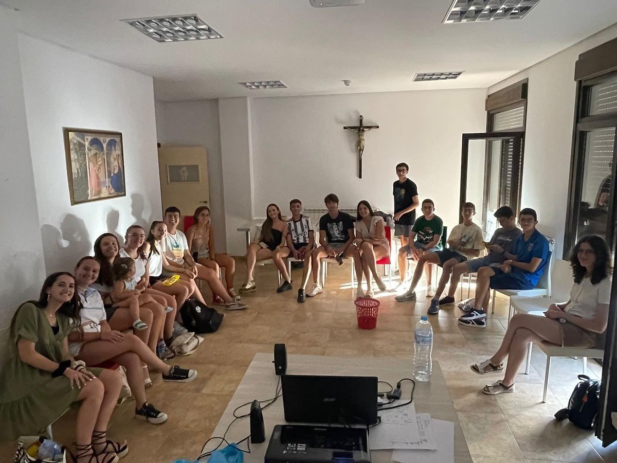 JccjimenezJuan's tweet photo. Curso para la obtención del título oficial “Monitor de Actividades Juveniles”, impartido por la Escuela de formación JOCREAL de la Diócesis de Ciudad Real. Hay 22 jóvenes inscritos. https://t.co/1EbcH34wzo