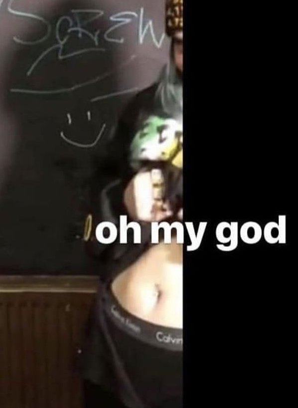 iny0urbenz's tweet photo. Billie's belly button piercing >>>>>>> https://t.co/YJ37TENtcY