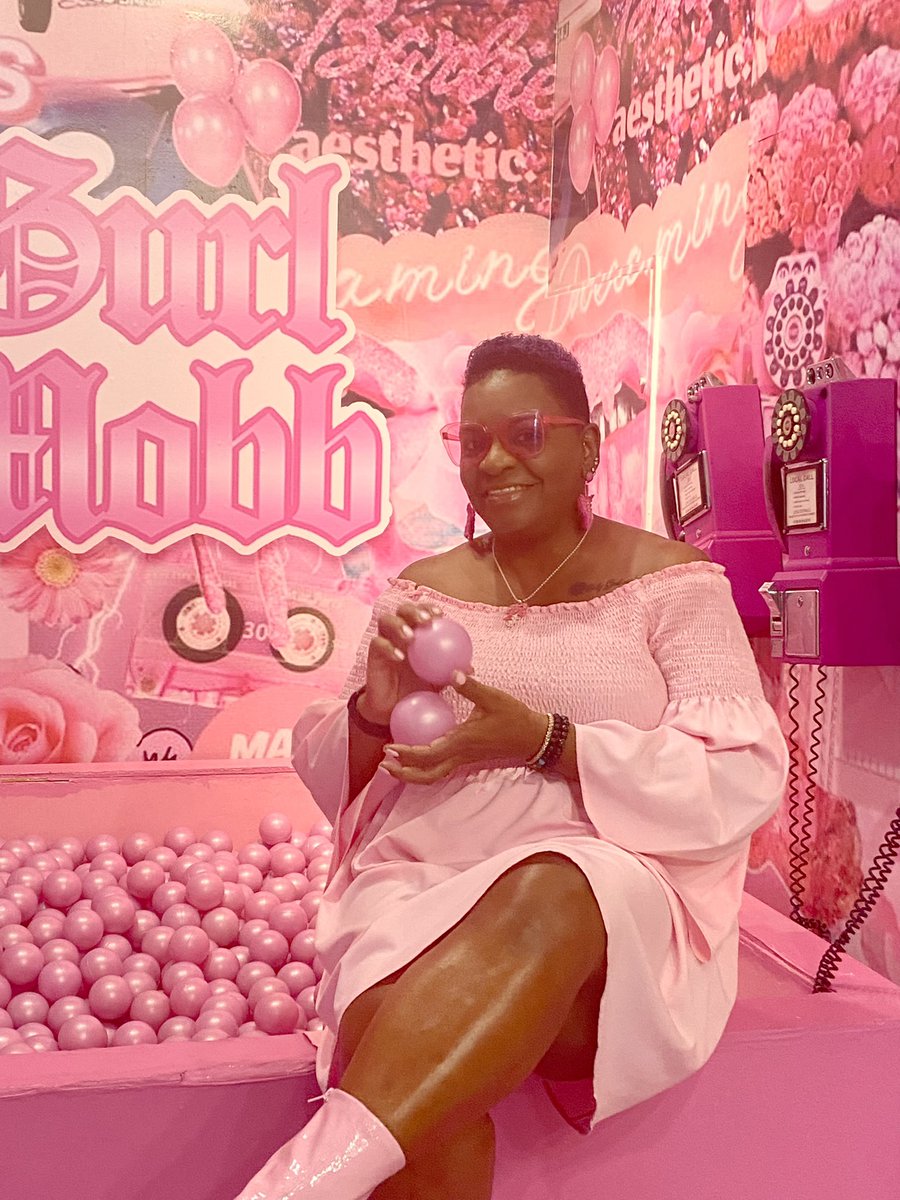 andece's tweet photo. Enjoying my photo shoot! 56 never felt better! https://t.co/v28DL6JEYj