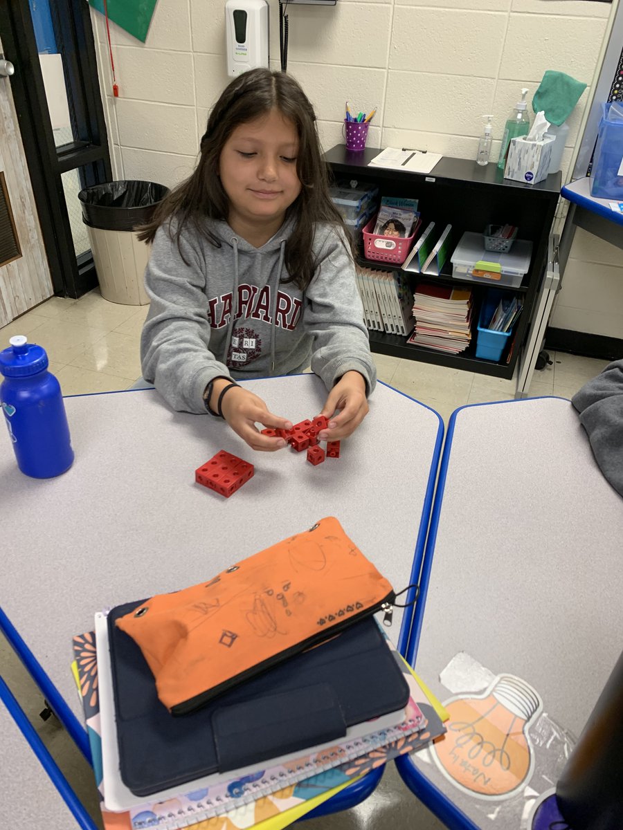 BeachRLAS116's tweet photo. 5th graders using cubic units to understand volume.  Keep up the good work Bobcats.  #beachbobcats  #5thgrade https://t.co/61CzBq6Mog
