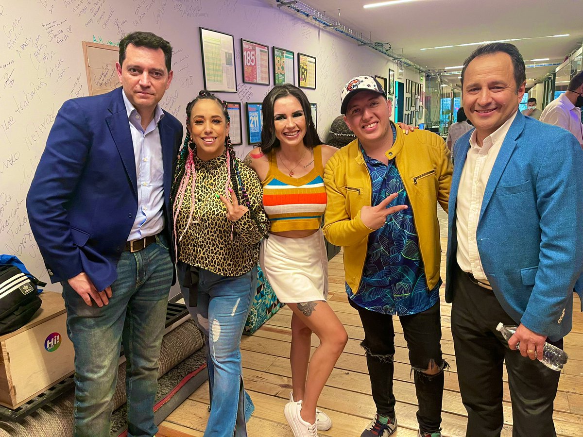 Feliz de formar parte del equipo #FutbolCapital 🙌🏼⚽️

@LEAdeportess, <a href="/GessenGarcia/">Gessen Garcia</a>, <a href="/alexiselchinco/">Alexis “El Chinco”</a> y <a href="/cesarmartinezmx/">César Martínez</a> 

Información y diversión EN VIVO; de lunes a viernes a las 3pm. Obviamente por <a href="/HiSportsTV/">Hi! Sports TV</a>