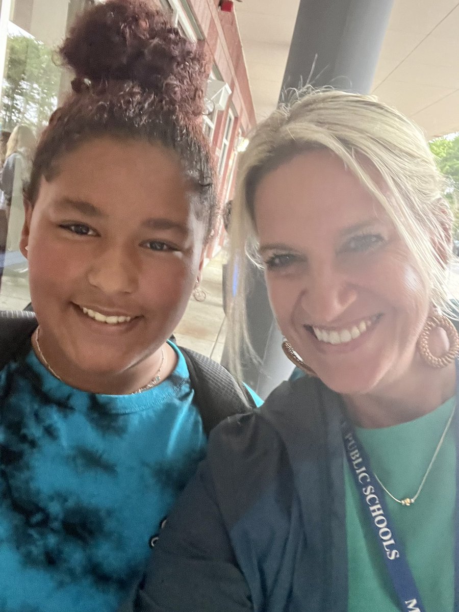 MonetteStacy's tweet photo. Day 1, Year 24. Incredible day with students and staff. #WeAreMashpee 💙 @WeAreMashpee @PDeBoerMPS https://t.co/Mf7QN3WFNl