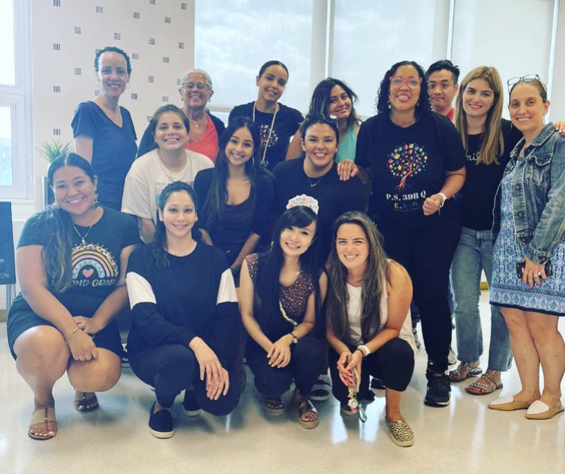 Looking forward to another amazing 🤩 school 🍎 year with this extraordinary crew 💕 @30Q398