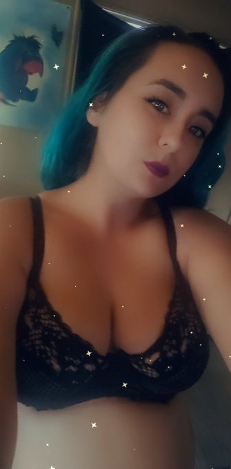 Live on snapchat right now for my cashapp specail! https://t.co/McQrlxovXL