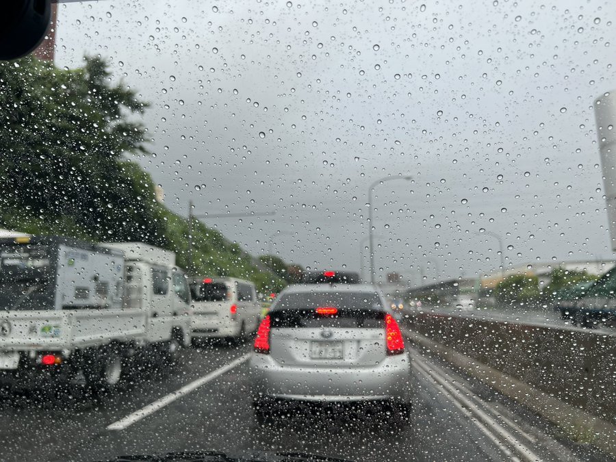 第三京浜道路 保土ヶ谷ic 港北ic間で事故 車両5台が玉突きしてる 車線規制で渋滞 第三京浜 9月1日 まとめ部