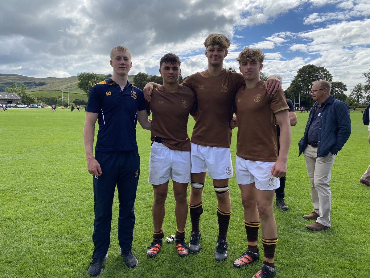 Great to see the boys back out on busk ⁦<a href="/Sed_Sedgwick/">Sedgwick House</a>⁩ ⁦<a href="/TheBrownSSFC/">Sedbergh School FC</a>⁩