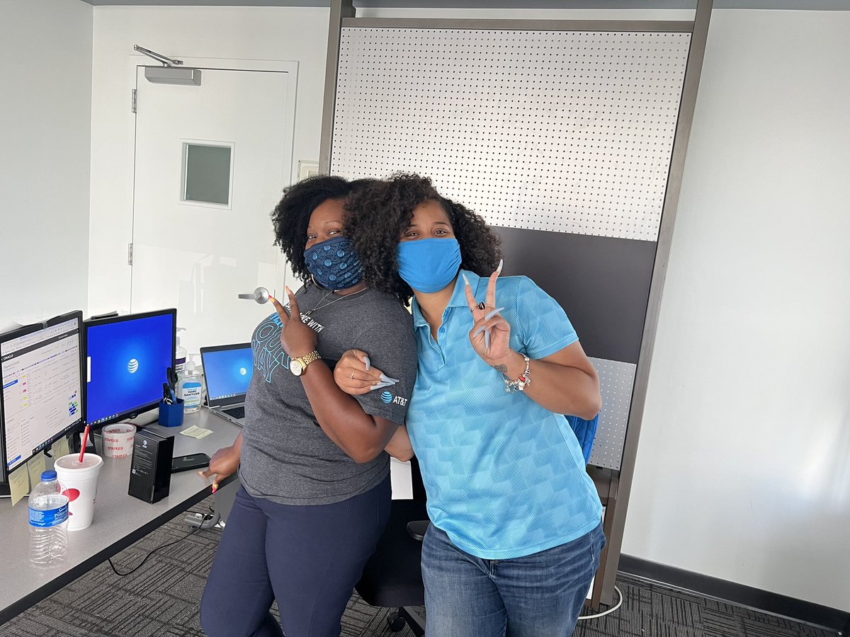 AvrielleHinds's tweet photo. SSLs are your lifelines. Keep them close. #lifeatatt #ihelife #southeasthustlers #northsouthcollab #atldynasty 

Me: I need a phone please 🥹 https://t.co/Cw9Xk5i7Xn