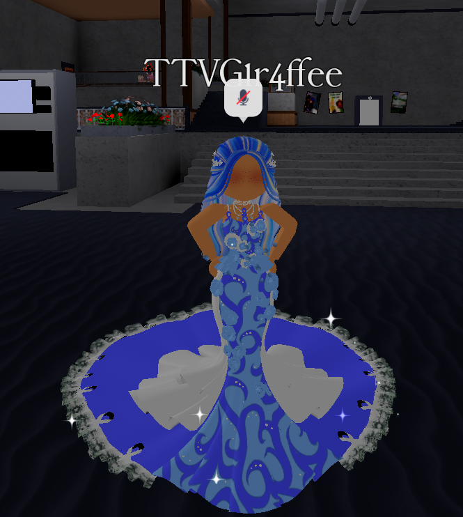 G1r4ffee's tweet photo. Bought the new skirt and corset while chilling in vc with @GloriousComa , @BeaPlaysRBLX and some of Bea's Little beans! It's a beautiful set and I'm glad to help in raising money for @StJude ! #royalehigh #ROBLOX https://t.co/G9evXZirOg