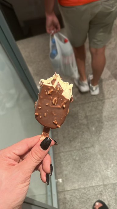 Qui&eacute;res paleta https://t.co/ktHw2oLt4Z<a href="/tag/nuevafotodeperfil"class="tags"><span>#nuevafotodeperfil</span></a>