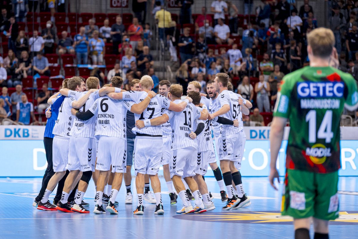 thw_handball's tweet photo. Mit tollen Bildern von gestern Abend wünschen wir Euch einen großartigen Start in den Donnerstag! #WirSindKiel #NurMitEuch #psc22
📷 Sascha Klahn https://t.co/J2qOoSCvNT