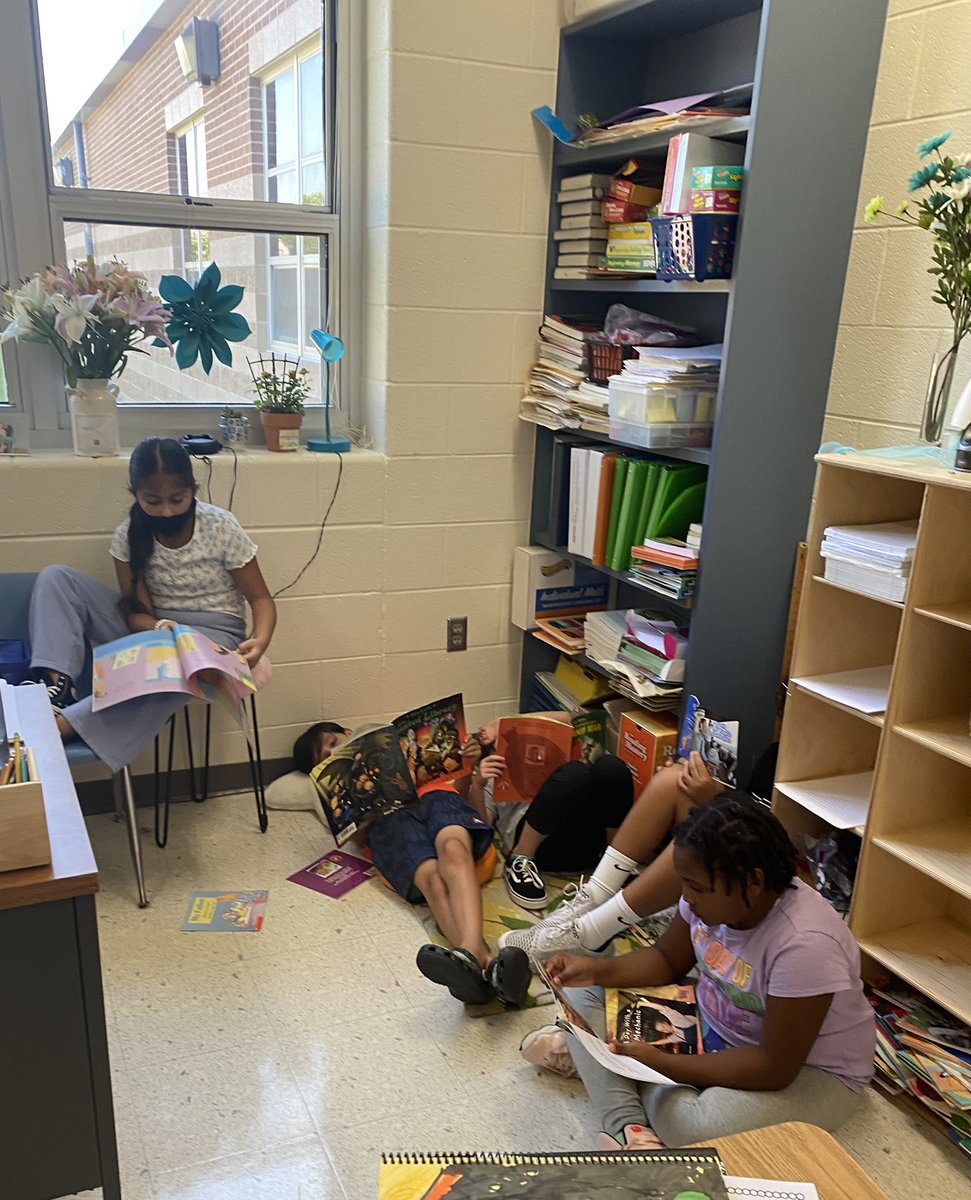 MrsJacobs_1212's tweet image. We have been learning how to build our reading stamina by comparing it with building stamina with jumping jacks! A few more each day! #learnwithmovement #ashlandsoar