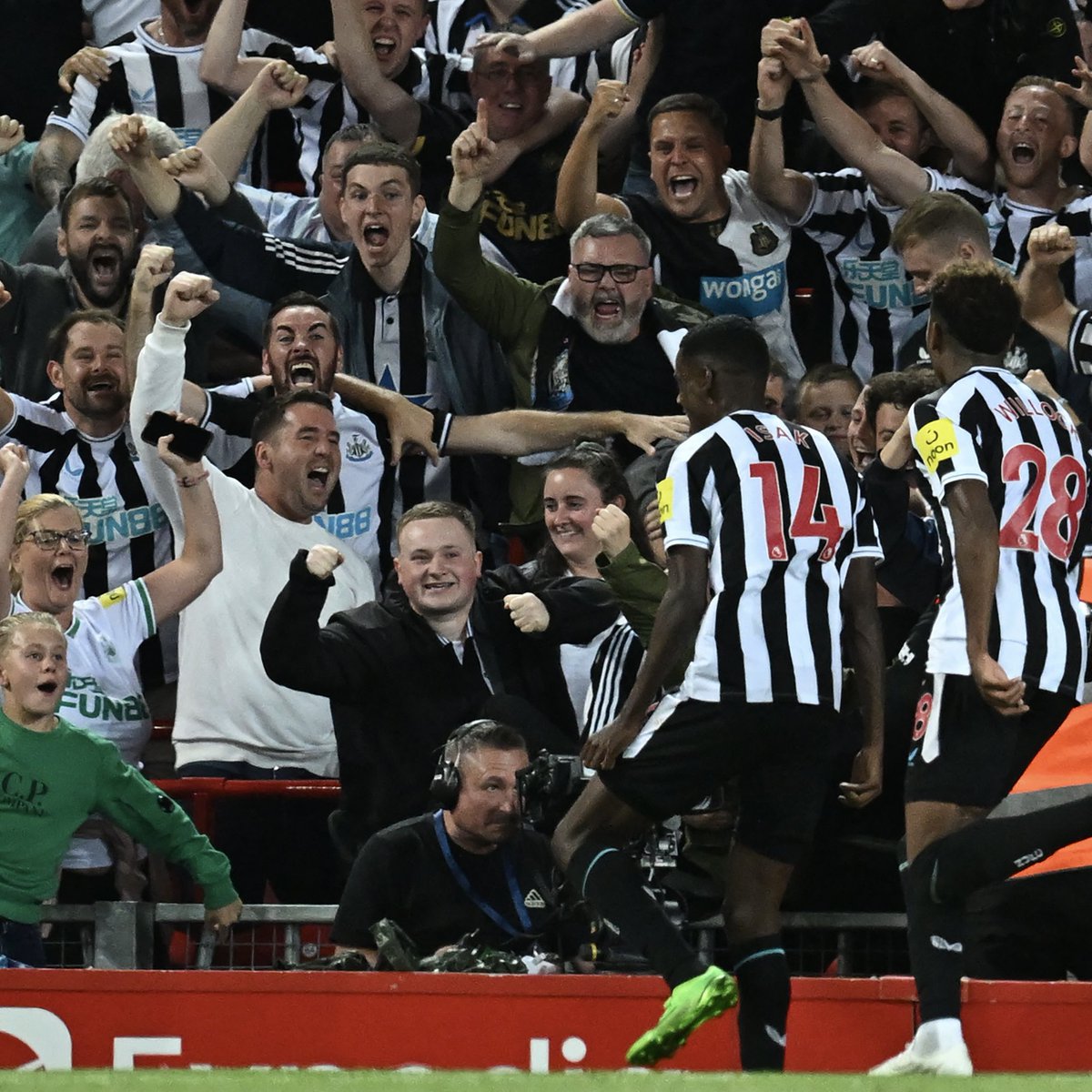 Making an impression. ✊🇸🇪

Well played, Alex.