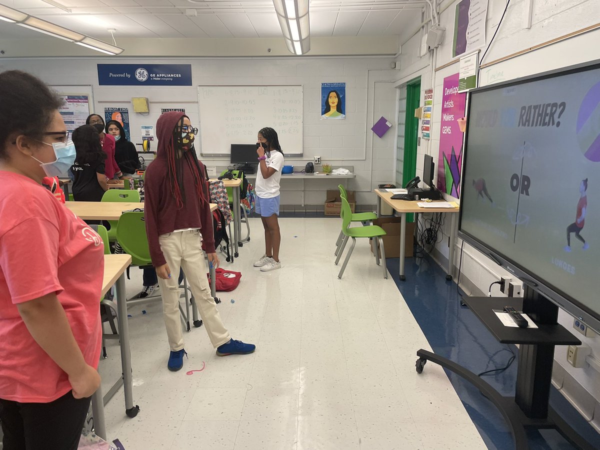 ExploreGMJ's tweet photo. A little “this or that” brain break today in engineering. Students need movement in their day and a moment to relax the muscle they are flexing all day— their brains! @STEAM_GEMS @ExploreJCPS #brainbreaks #crownsup #middleschoolersarestillkids https://t.co/o3oWrUq5n5