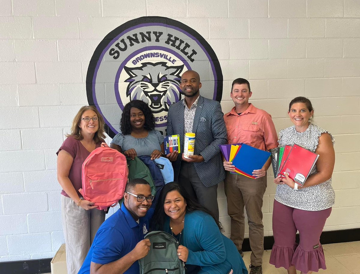 Thank you to the Nu Epsilon Sigma Graduate Chapter of Phi Beta Sigma Fraternity, Inc for the generous donation of school supplies for our students! 💜