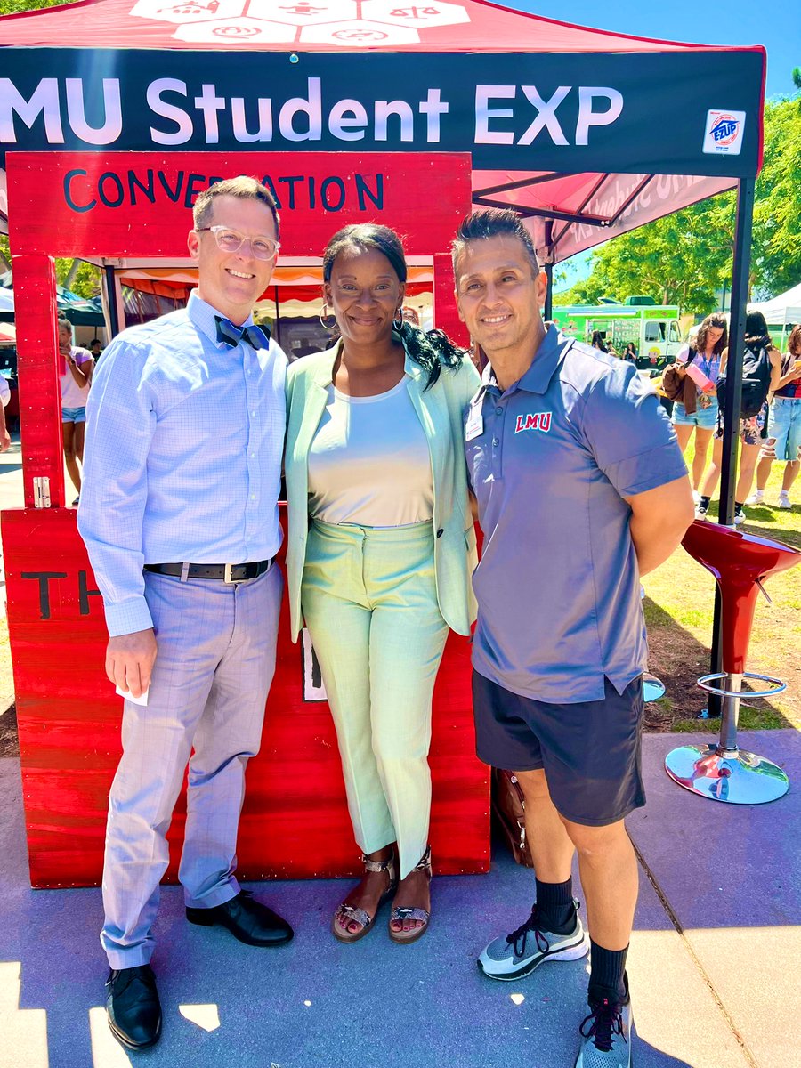 SVP_DrK's tweet photo. Fun times at my first Wellness Wednesday! Wonderful time to connect with students, faculty and staff. Thanks to everyone who stopped by our booth! See you next Wednesday! @LMUStudentEXP @LoyolaMarymount @LMUCARES @LMULibrary #lmustudentaffairs https://t.co/swc19nqliH