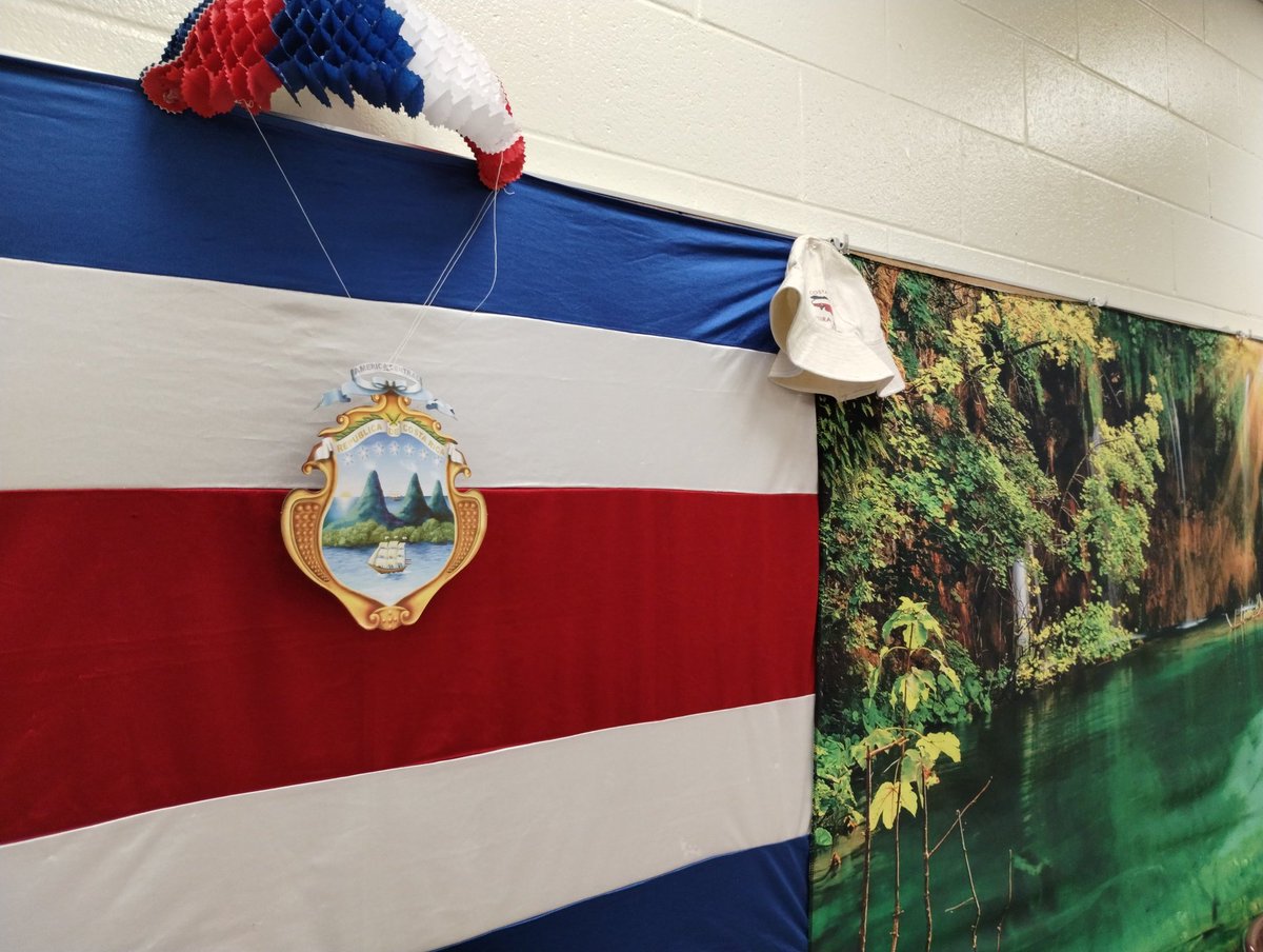 Fernand01771's tweet image. Just putting together some pieces of a puzzle to show how beautiful my country, Costa Rica is. @ParticipateLrng @MarvinRidgeHSNC @UCPSNC