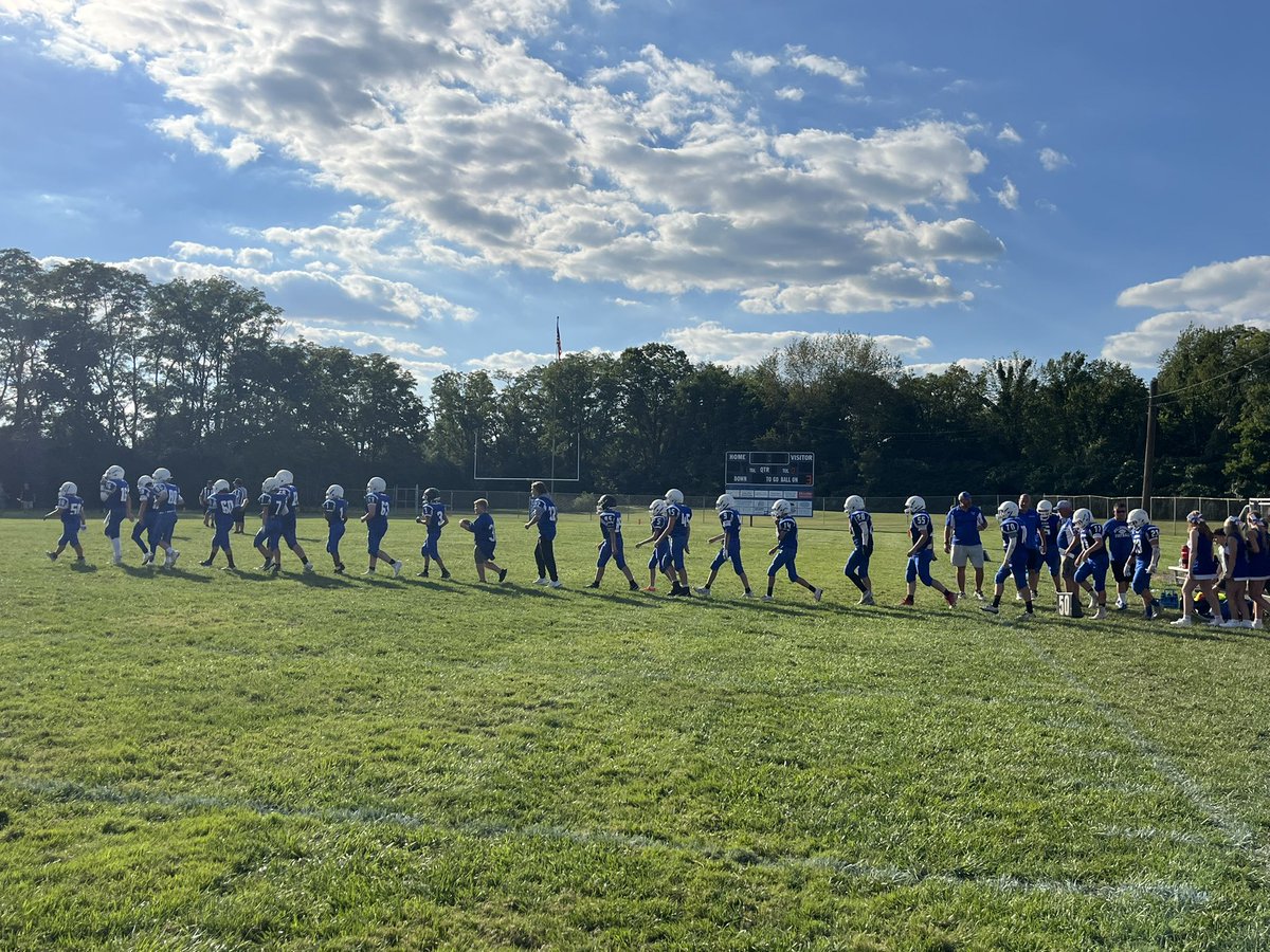 burgWildcatAP's tweet photo. Cats 24
Broncos 16
Great MS Football Game and a GREAT DAY TO BE A WILDCAT
@WMHS_Tackett https://t.co/GjhAOyFmIa