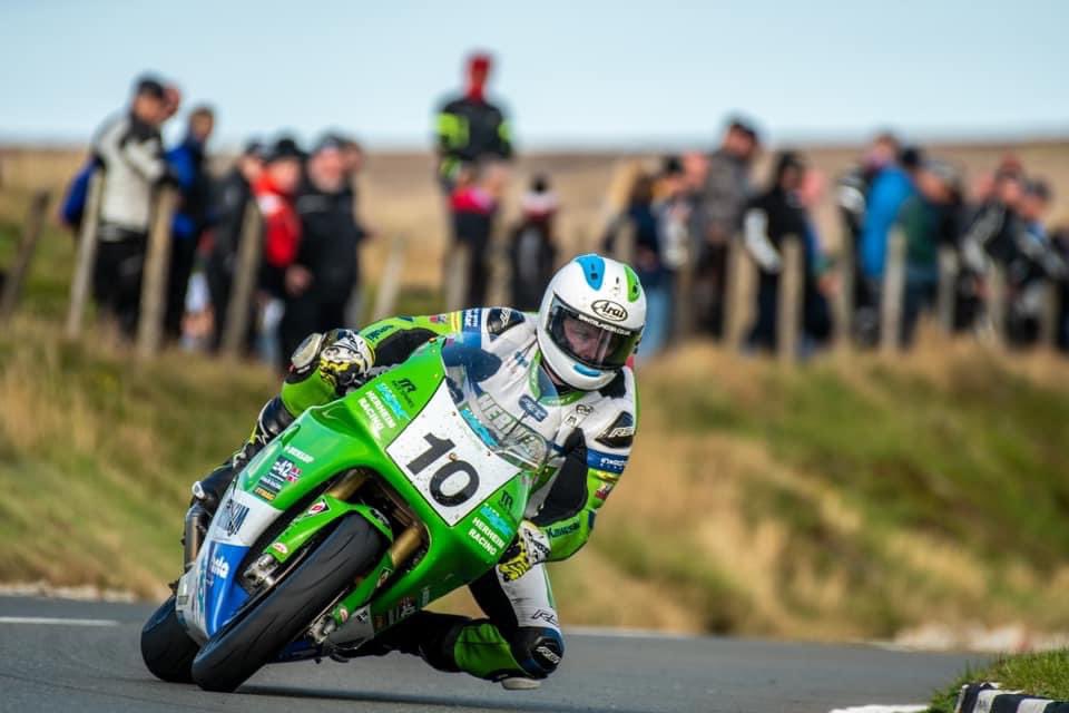 KneenIm's tweet photo. Coolest leathers/bike combo ever massive thanks to @rstmoto for getting those made just in time for the classic sbk MGP 🤩 https://t.co/EP3fISnz1E