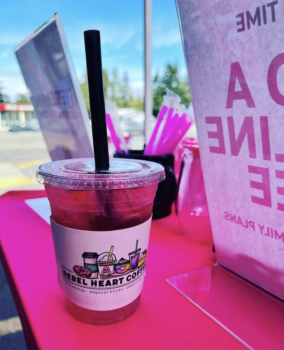 It was such a rewarding experience to help organize my first “Switcher”event. I am already looking forward to more local collaborations in the future! Our exclusive magenta drinks were so yummy! 💗 #KeepinItRural