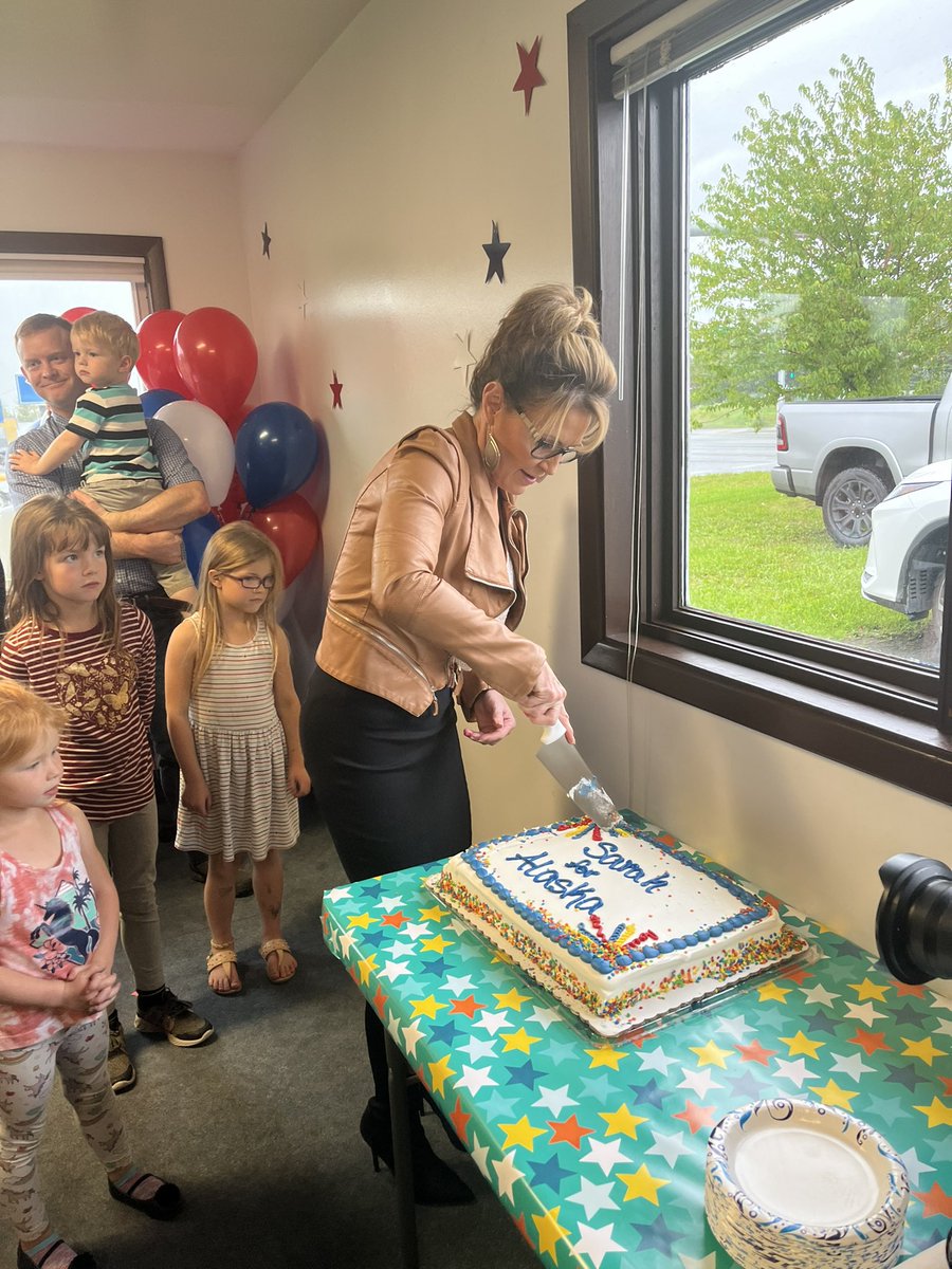 SeanBMaguire's tweet photo. At Sarah Palin’s campaign headquarters there was confusion and then anger when the results were announced. She railed against ranked choice voting, called on Nick Begich to drop out and said the fight is just getting started https://t.co/cV17fxc3gv