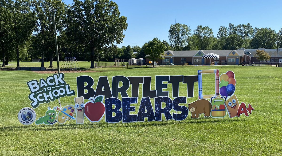 MrsKobesClass's tweet photo. New tradition started -Meet the Teacher. It was so much fun meeting my new students and their families!! Families were so incredibly generous with classroom supply donations. This is going to be an amazing year!! https://t.co/Ls6Ss4dhI0