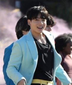 iam_bleue's tweet photo. Happiest birthday to the most talented, handsome Golden Maknae🎂🎉🎈💜

#OurPurpleLightJK
#WithJKNightAndDay
#OurYouJungkook
#VoiceOfGoldJungkook
#BornAStarJungkook
#AlwaysSmileJungkook
#MyPrideAndJoyJK
#GoldenStarJKDAY
#JungkookDay
#HAPPYJKDAY
#생축_정국이생일_이올시다 https://t.co/0jROEUdIjL