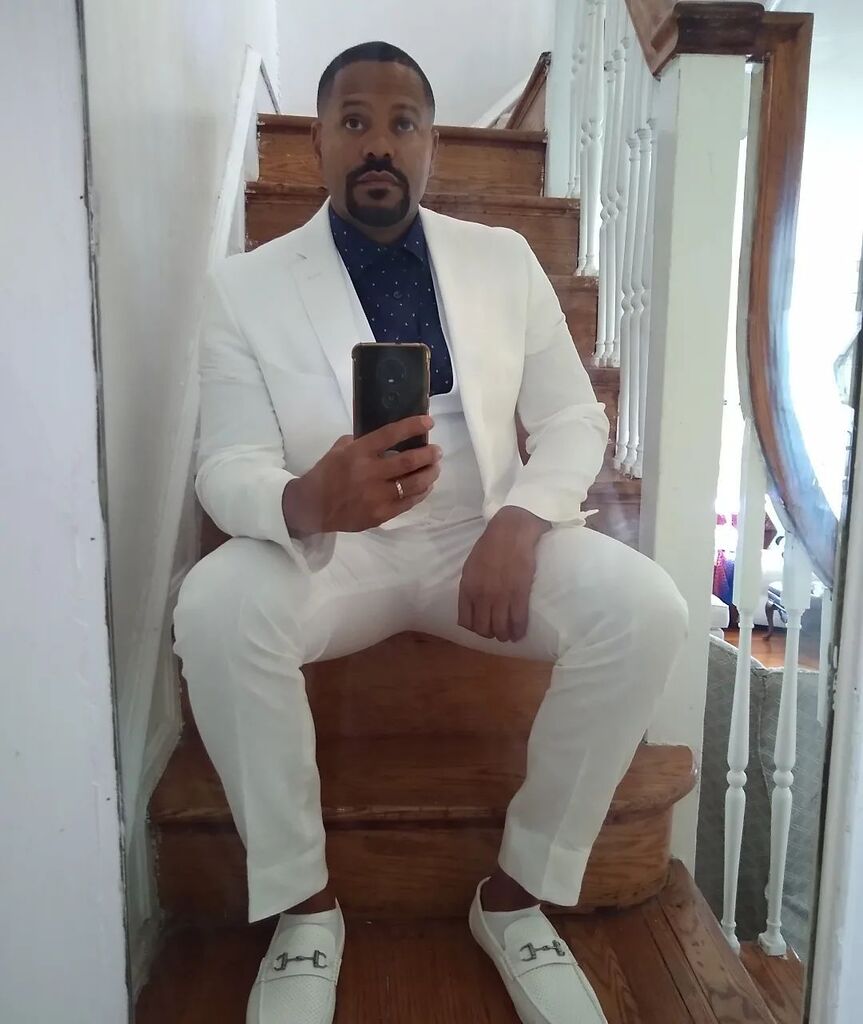 wwstrevolution's tweet photo. My mother loves to dress us up. 

So when I sent her to her homegoing its only right to sit in the mirror she had us check ourselves out in. https://t.co/kvoOaRts8o https://t.co/6DlzNSRtF5