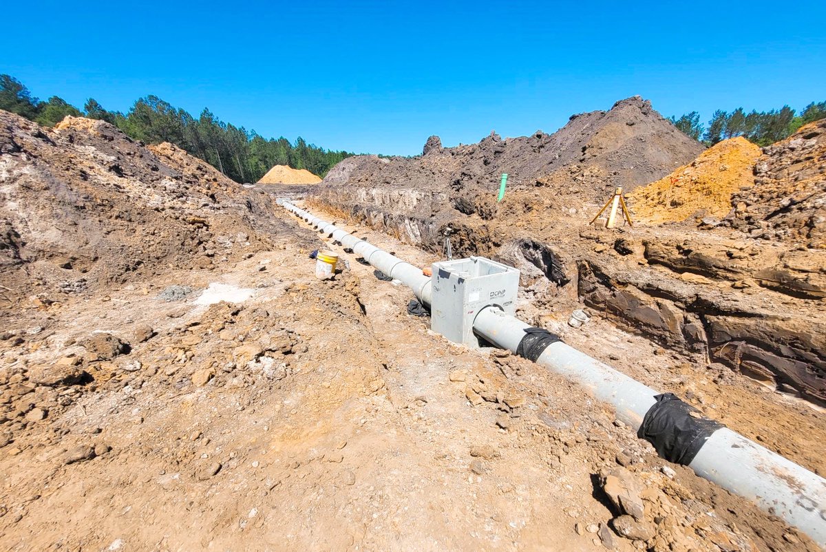 GulfStreamCons1's tweet photo. Reinforced Concrete Pipe (RCP) being installed as part of the stormwater drainage system at Pender Woods! You can see the proper access ramp for ingress and egress in place for working with the pipe.
 
#GulfStreamConstruction #SummervilleSC #StormwaterDrainage https://t.co/mlueW5P8Zx
