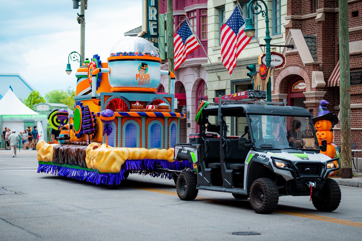 SHREIK PEEK: #HHN31 floats have appeared in the Sweet Revenge scare zone.