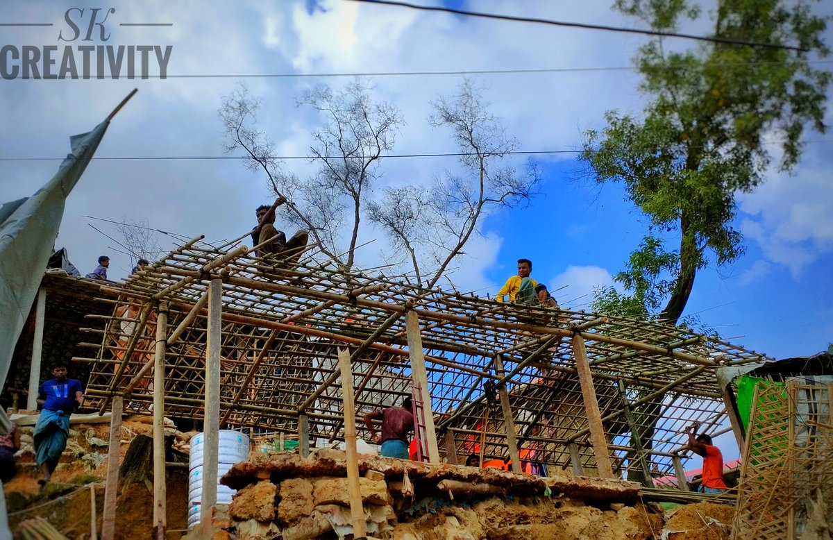 AlomShaker's tweet photo. Rohingya people are being busy with shelter construction (bamboo and tarpoline) in the largest Rohingya refugee camp cox's bazaar, bangladesh. 🇧🇩

#Rohingya 
#refugeecrisis 
#constuction 
#bamboohouse 
#tarpuline 
#shelter 
#coxbazar  
#refugeecamp 
📸_ @AlomShaker https://t.co/eou7NVdNlX