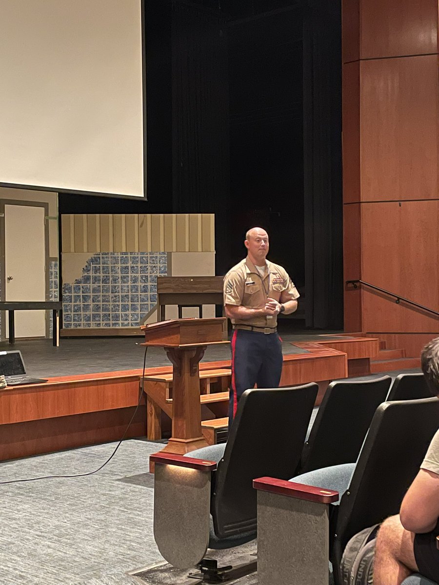 keri_waddle's tweet photo. Seniors are participating in Apply2College week!! They heard from EducationQuest about FAFSA, students loans. They also heard from Tracy Palmeri with Exchange Bank about credit cards and credit. On Tuesday students also heard from the Army and Marines! #gpsbuffs  #apply2college https://t.co/1afhen41zz