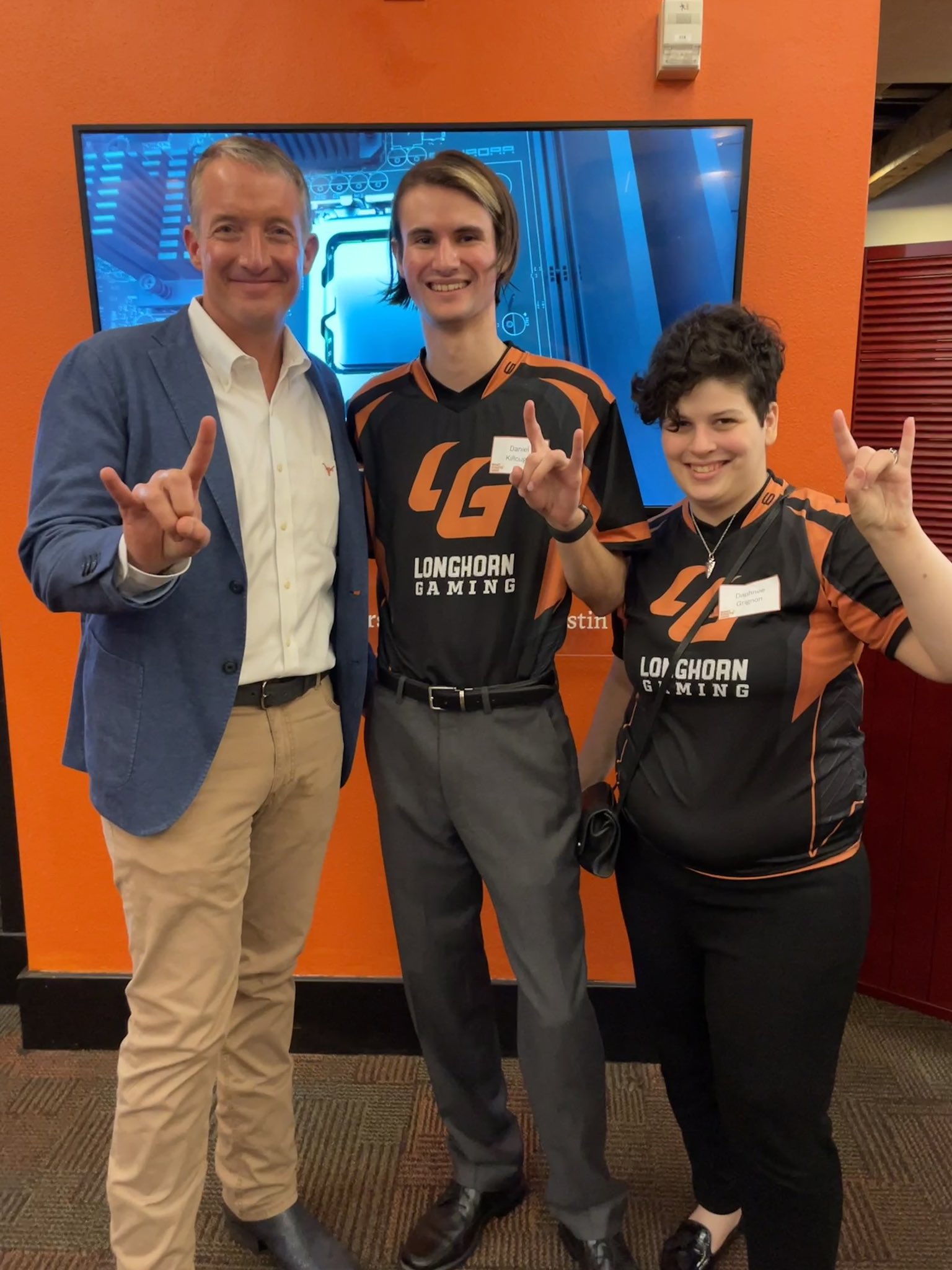 Gaming President Simone'S Twitch Adventure - 56v5ze0