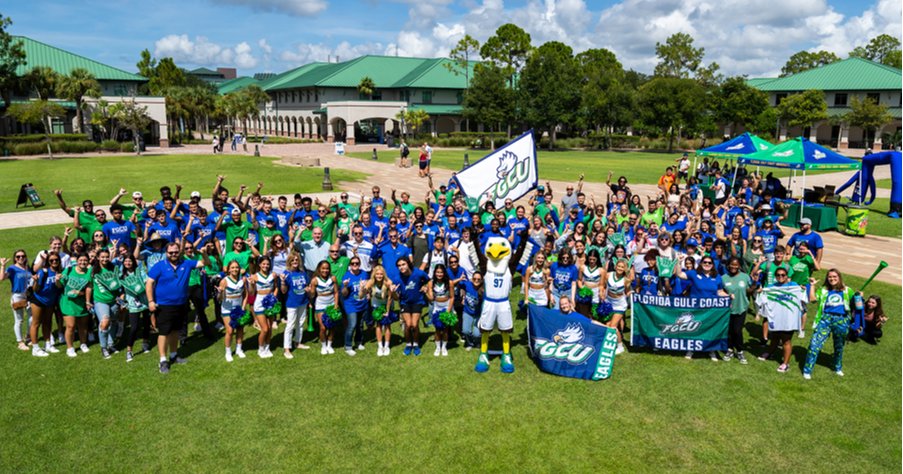 fgcu's tweet photo. The College Colors Day event was amazing! We loved seeing your #EaglePride! 💚💙 #WeBleedGreenAndBlue https://t.co/ILOmVIZOVD
