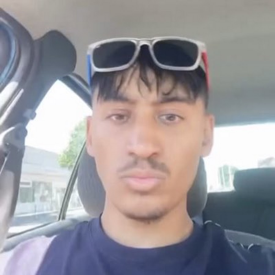 Anthonymaritla2's tweet photo. BAROUCHE JEMYL INSULTE L'ISLAM ET LE CORAN DEPUIS LE DEBUT ET CONTINNU LE + MOCHE DE LYON DISCORD SAIKTOY https://t.co/oCzIli16yU