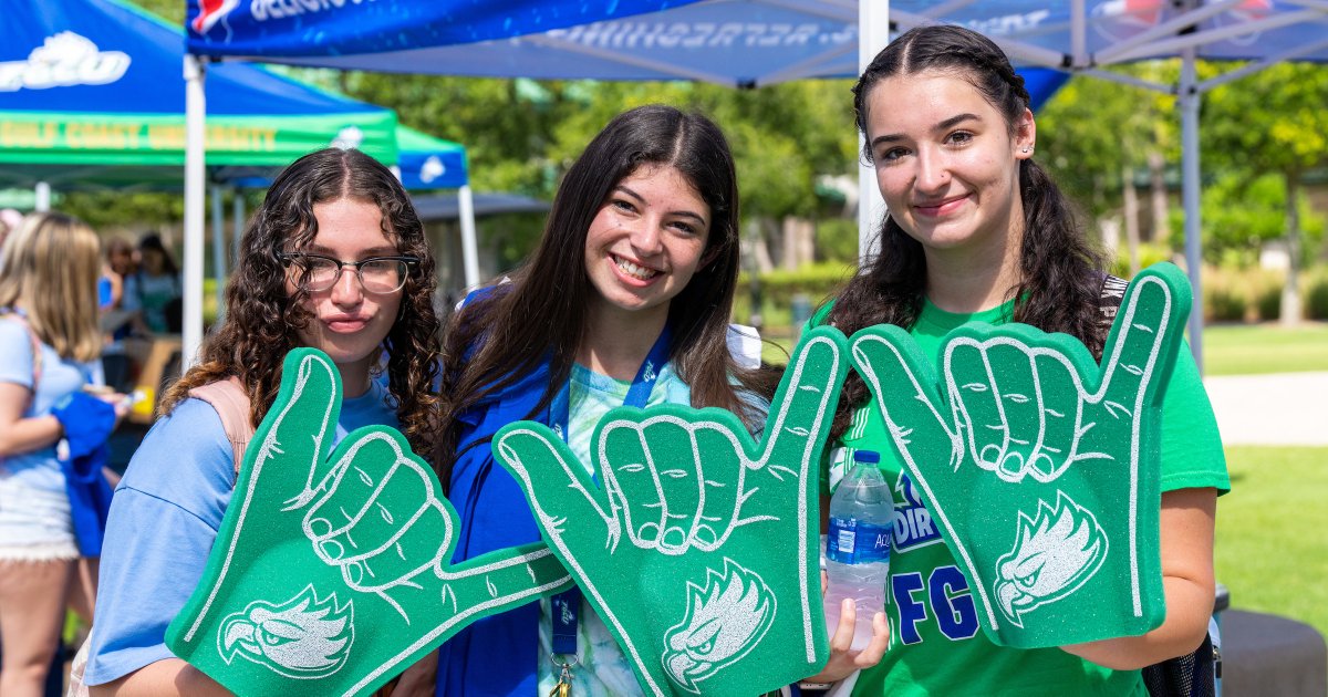fgcu's tweet photo. The College Colors Day event was amazing! We loved seeing your #EaglePride! 💚💙 #WeBleedGreenAndBlue https://t.co/ILOmVIZOVD
