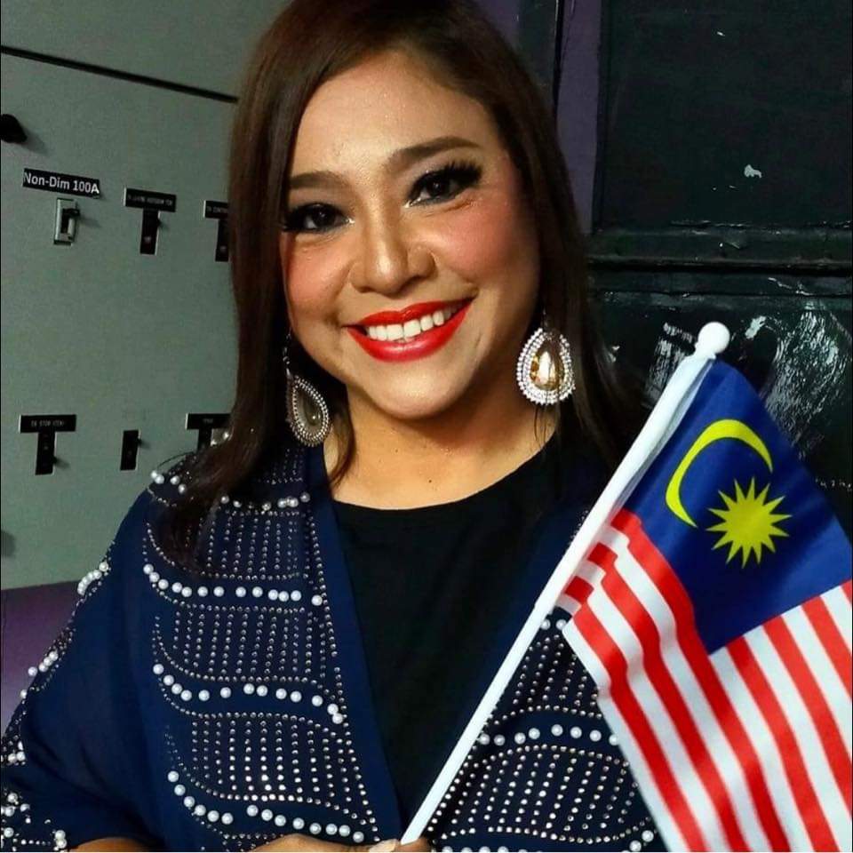 FranticKL's tweet photo. Good morning my Tweeties. Have a Blessed day as we enter the "Ber" Months
#muhibbah #bergaul 🇲🇾♥️ #RakyatuntukRakyat #RakyatjagaRakyat #RakyatbantuRakyat tanpa mengira bangsa atau agama ✌🏼🇲🇾 #Merdeka2022 #kakfransukanyanyitau #harimerdeka #Malaysia #care #share #peace 🌺 https://t.co/LvQ9Qh30rT