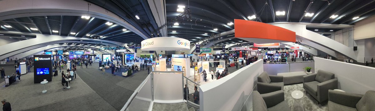 Des0lat0r's tweet photo. Panoramic photo of the expo from on top of @PureStorage's booth.

#VMwareExplore https://t.co/eQb1pKxJr4