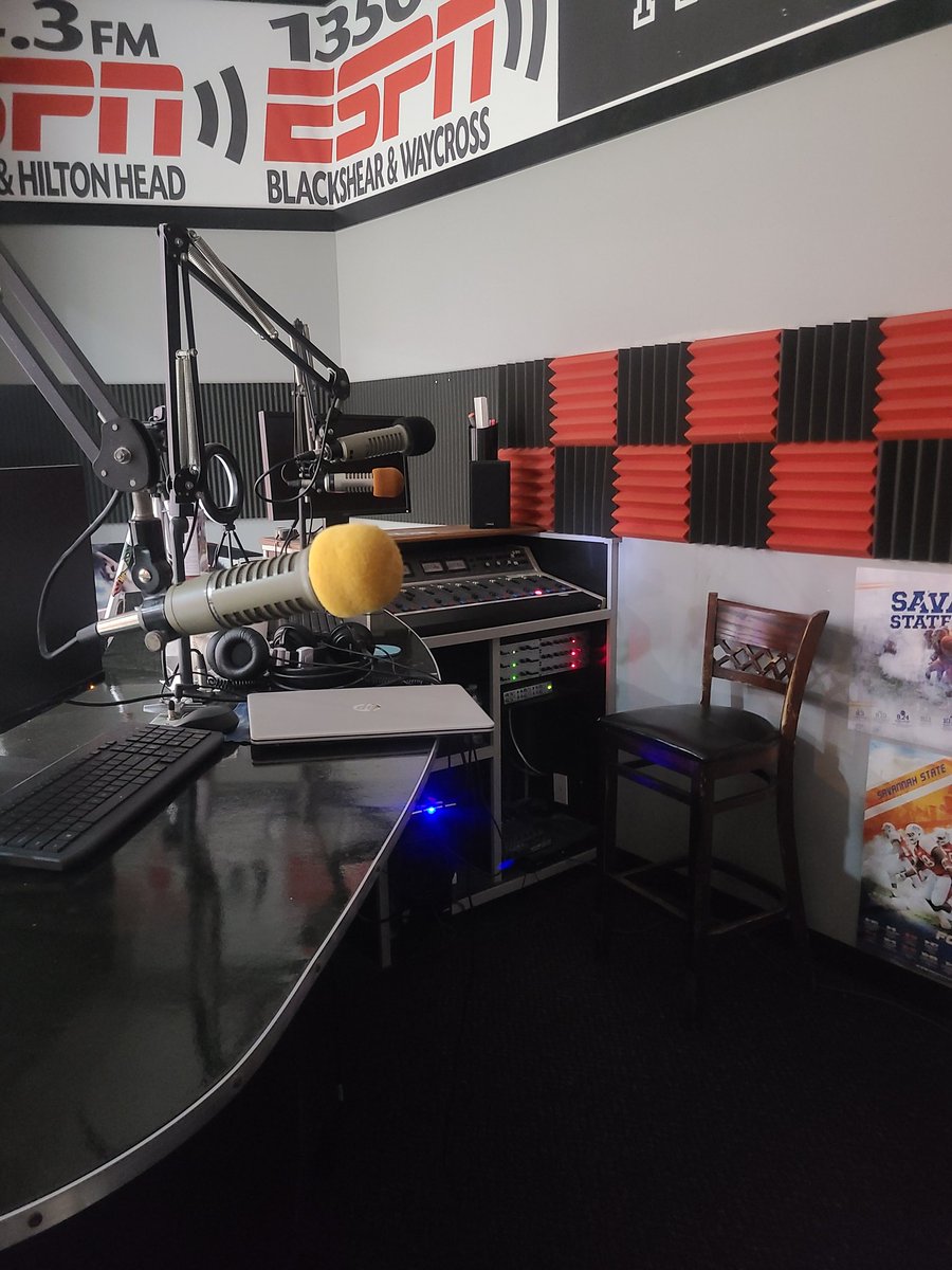 Thanks for everything fellas.
@BJBennettSports <a href="/BenTroupe84/">Ben Troupe</a> 
@PJ_Zucco @goeckelespn <a href="/ESPNCoastal/">ESPN Coastal</a> ❤