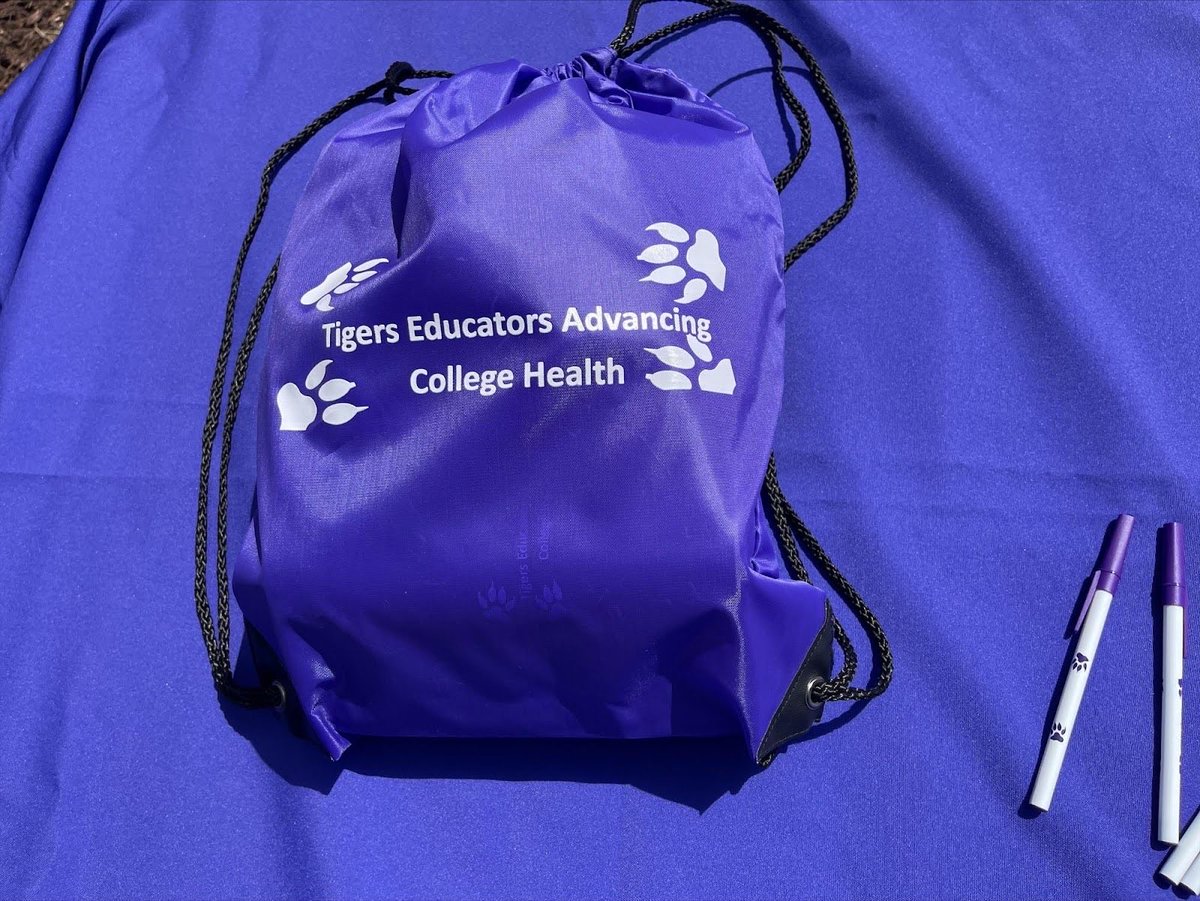 PublicHealthDC's tweet photo. The TEACH Initiative is ready to start off the new school year by encouraging students to take a stand against tobacco use and adopt a 100% tobacco/vape-free policy at Trinity Washington University at today’s Welcome Back To School BBQ! #SmokeFreeTrinity https://t.co/Y4CEjVmMfR
