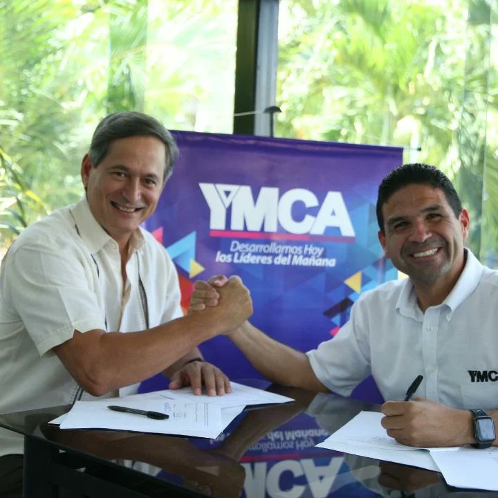 2HappyWheels's tweet photo. YMCA Valencia y Wheels Of Happiness firman alianza en pro de quienes no pueden caminar. Lee más aquí https://t.co/LHnY451vc1 con @LucioHerrera https://t.co/eF6kn3FFpr