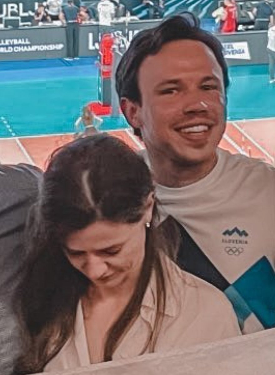 ddeebbee's tweet photo. @Tadejus2 @strankaSDS @SloVolley @JJansaSDS @bacovnik @alenkahelbl @RaGlaSi @AlenkaJerajSDS @andrejhoivik @Franc_Rosec @JoeJelen2 @PS_SDS https://t.co/luKZRYI8r2