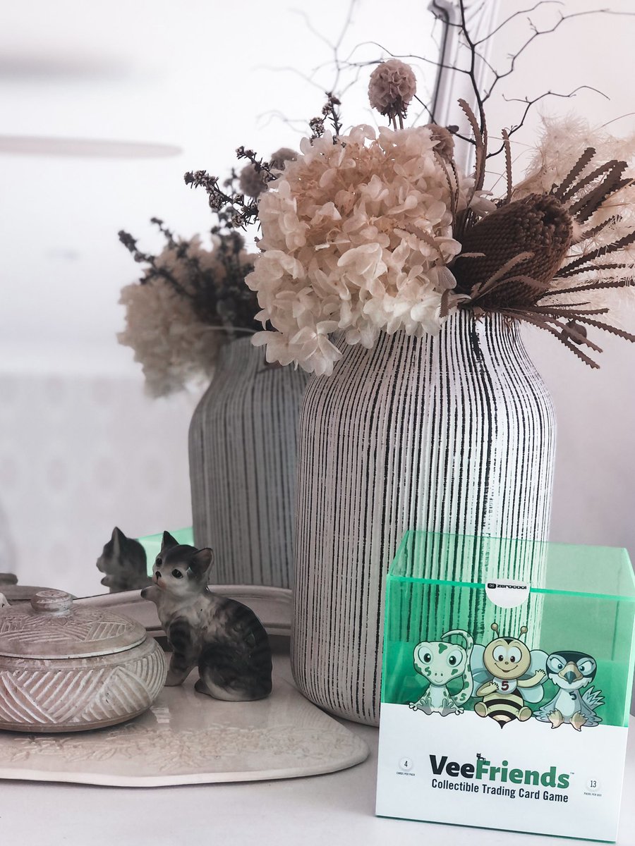 LululunaThrive's tweet image. I wasn’t going to open these @veefriends …

I’ve lasted 20 hours! 😆 

Can’t wait anymore! 

Let’s go!!!

Everyday is Christmas in Web3! 

#web3generosity #web3perks #web3community #feelingspoiled