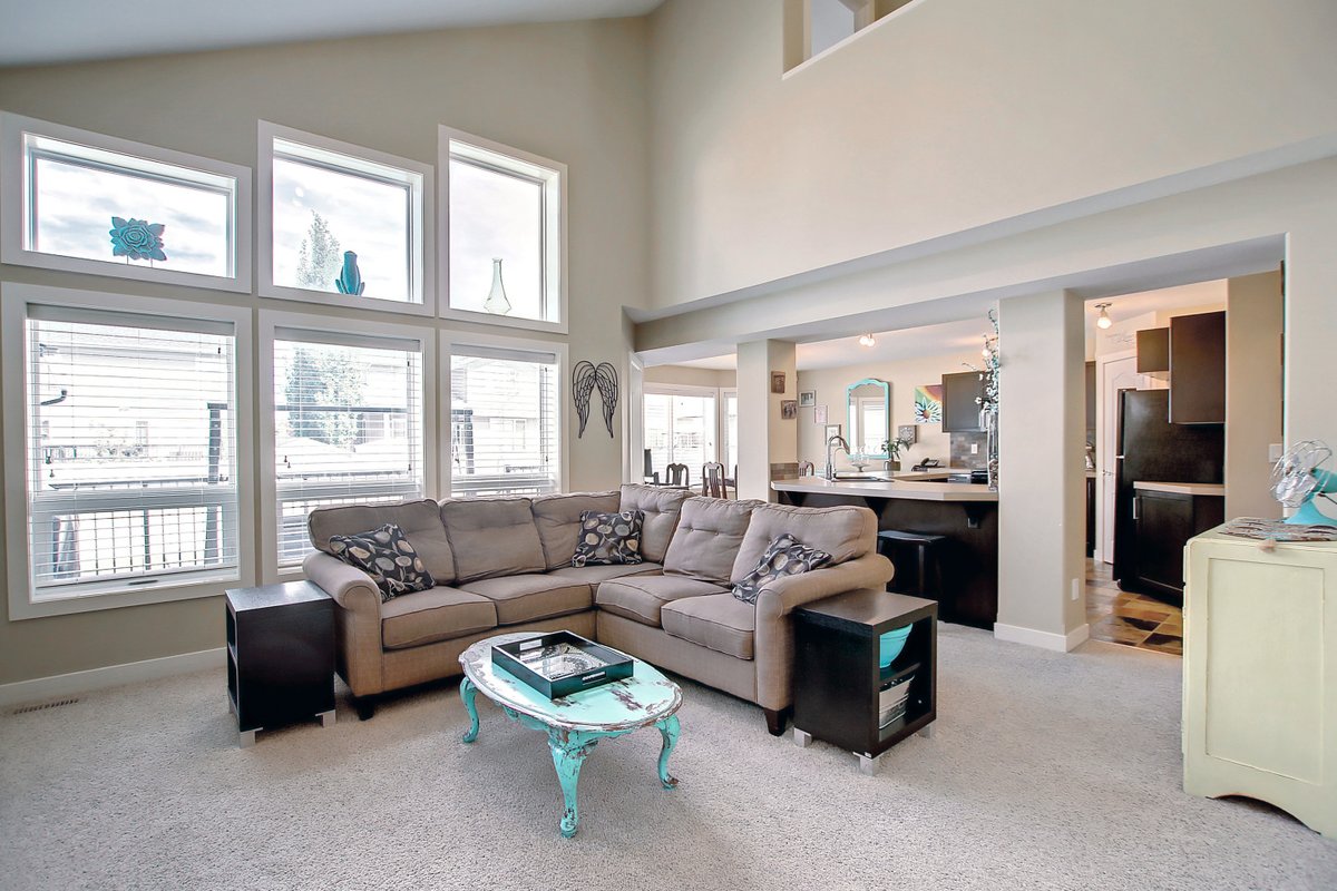 Michell2Sell's tweet image. NEW LISTING!!  4 bdrm/4 bath two-storey ~ Fully Finished ~ Heated Garage ~ Vinyl Fence ~ $424,900  #Michelle2Sell  @remax #reddeer