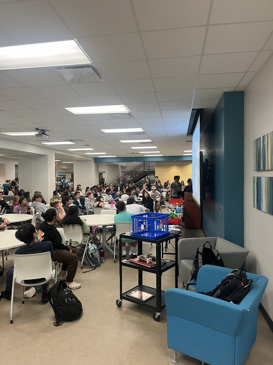 MCTC_MET's tweet photo. What an overwhelmingly great way to kickoff our first #skillsusatx meeting. We had several students unable to be here and STILL managed to run out of space. We’re going to need a bigger bus… #ourtimeisnow https://t.co/qeS1i2uBGS