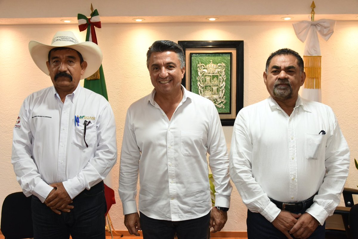 SEDUCampeche's tweet photo. Al clausurar la 3era. Sesión Ordinaria de la #UTECAN,el secretario de Educación, @RaulPozosMx hizo el llamado a todo el equipo que la integra de continuar fortaleciendo a esta institución con acciones que la lleve a ser el agente de transformación de este municipio. https://t.co/ZNa52QGE5S