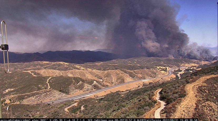 SCVSHERIFF's tweet image. 🚨 MANDATORY EVACUATION ORDER NOW IN PLACE 🚨

Fire pushing to 250 acres, with evacuations now ordered for Paradise Mobile Estates and all structures south of Templin Highway along Upper Ridge Route Road. All residents ordered to evacuate to the north.